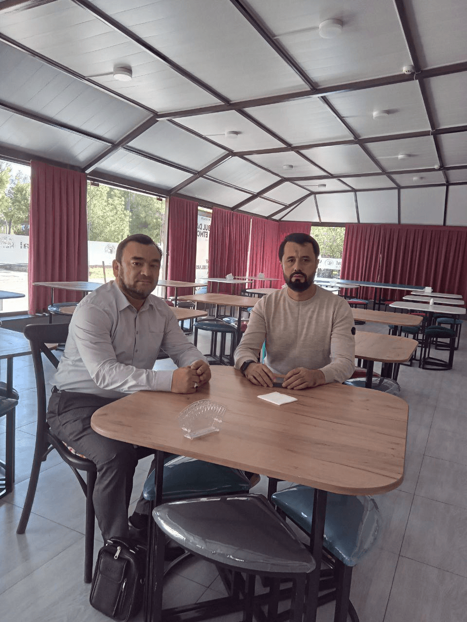 Jamiyati raisi Sardorxon Jahongir va  O‘zbekistonlik taniqli olim Abror Muxtor Aliy