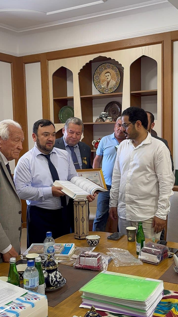 “Turkiston Sayyidlari va Eshonlari” xalqaro tashkiloti rahbariga Turon fanlar akademiyasining akademigi unvoni berildi.