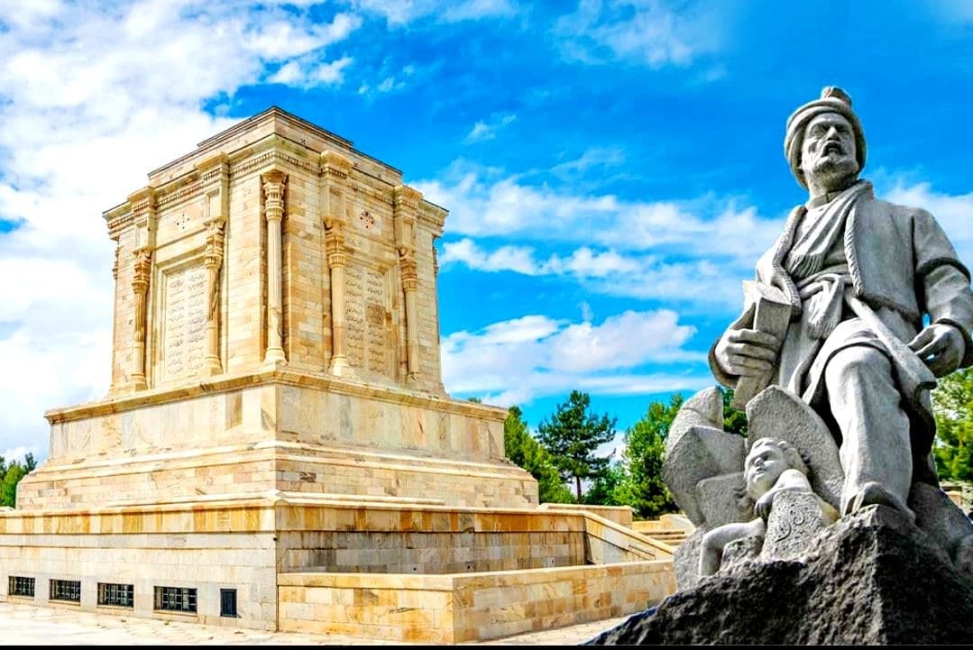 «Turkiston Sayyidlari va Eshonlari» xalqaro jamiyati raisi ustoz Sayyid Sardorxon Jahongir Eron Islom respublikasining Xuroson viloyati, ko’hna Tus shahrida bo’lib turibdilar.